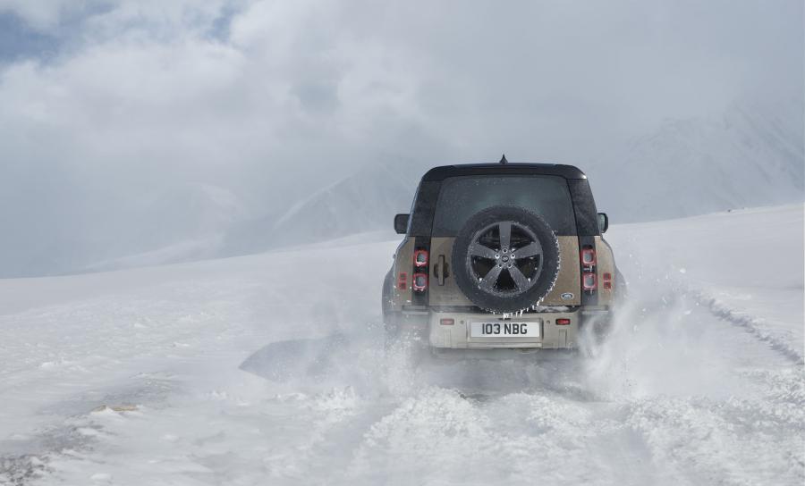  Land Rover Defender 110 P400 X 2020 года  (WW) (фото 6 из 16)